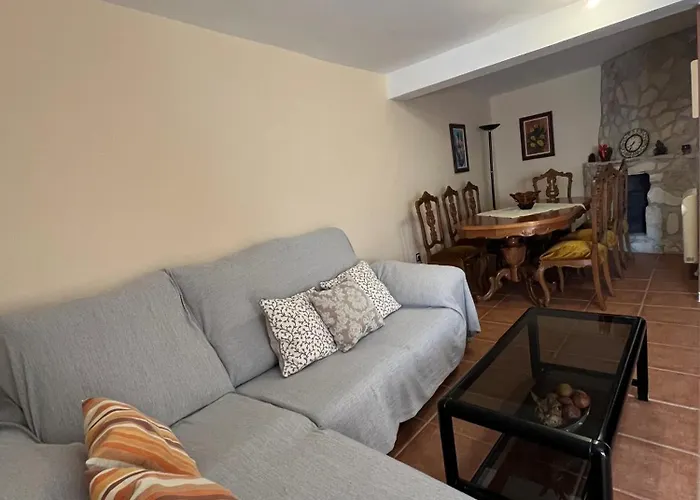 La Casa De Fausto En Basardilla